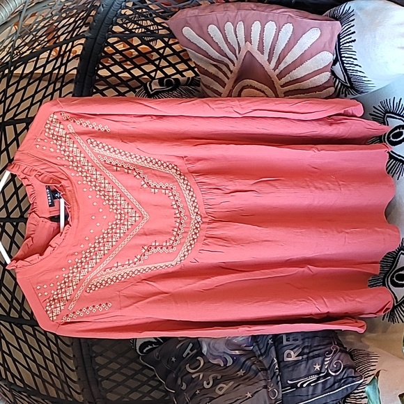 Embroidered baby doll style top - Picture 2 of 6